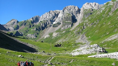 An image depicting the trail Champéry - Dents Blanches Trail and its surrounding area.