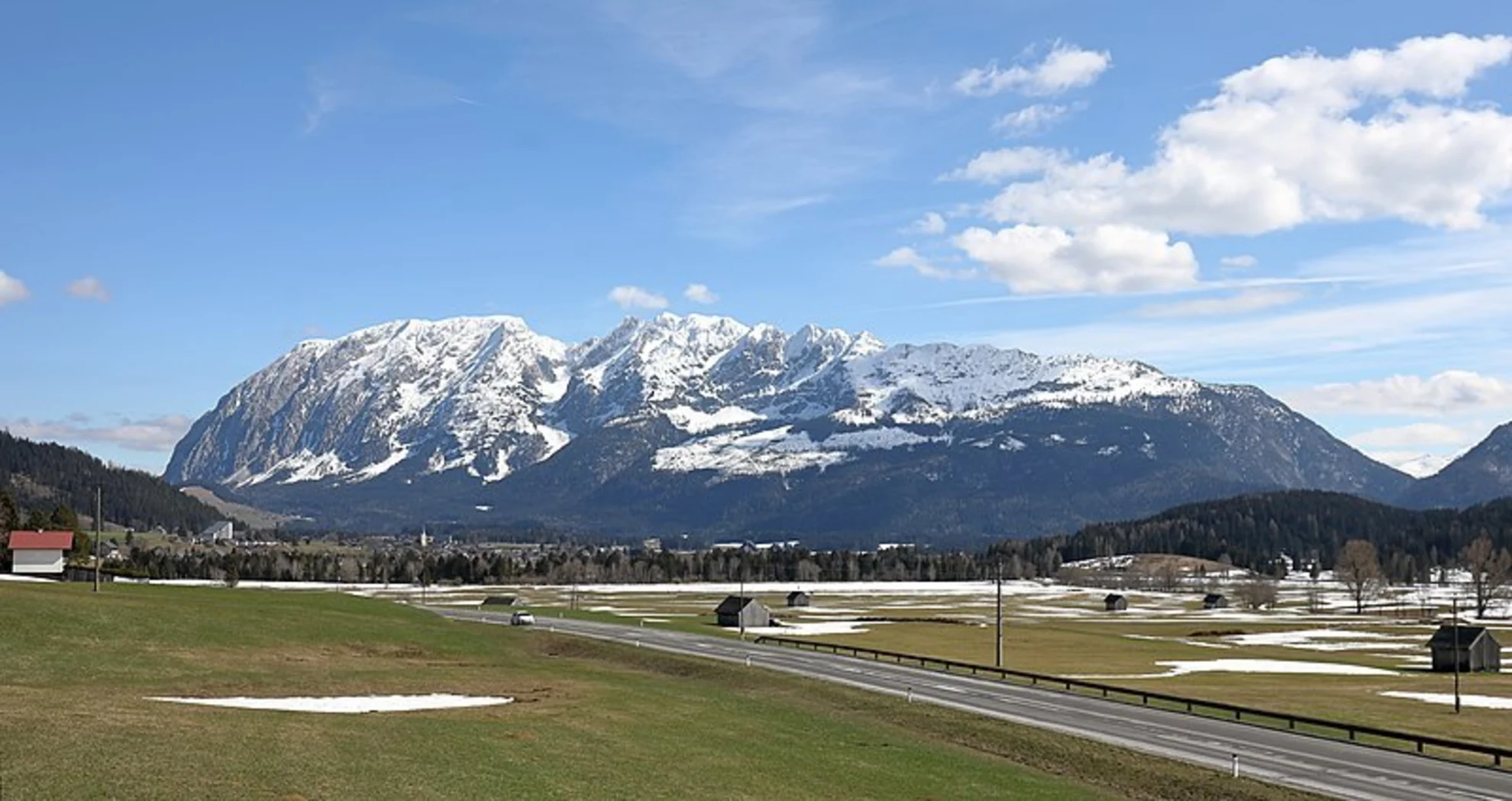 An image depicting the trail Summit Grimming via Klachau-Kulm and its surrounding area.