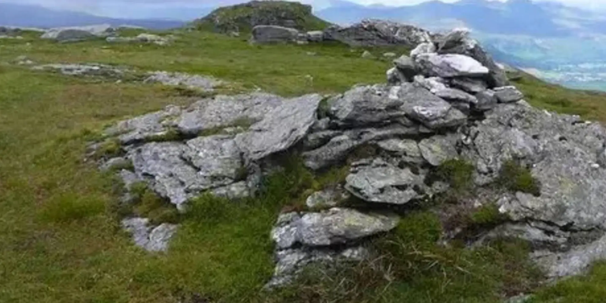 An image depicting the trail Creag Mac Ranaich and Meall an t - Seallaidh Loop and its surrounding area.