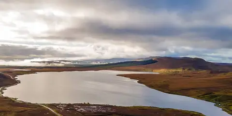 An image depicting the trail Lough Easkey Loop and its surrounding area.