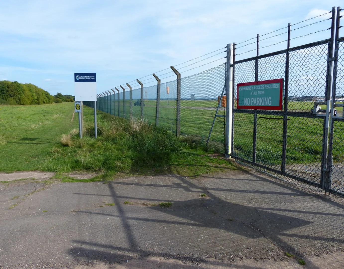 An image depicting the trail East Midlands Airport Loop Trail and its surrounding area.