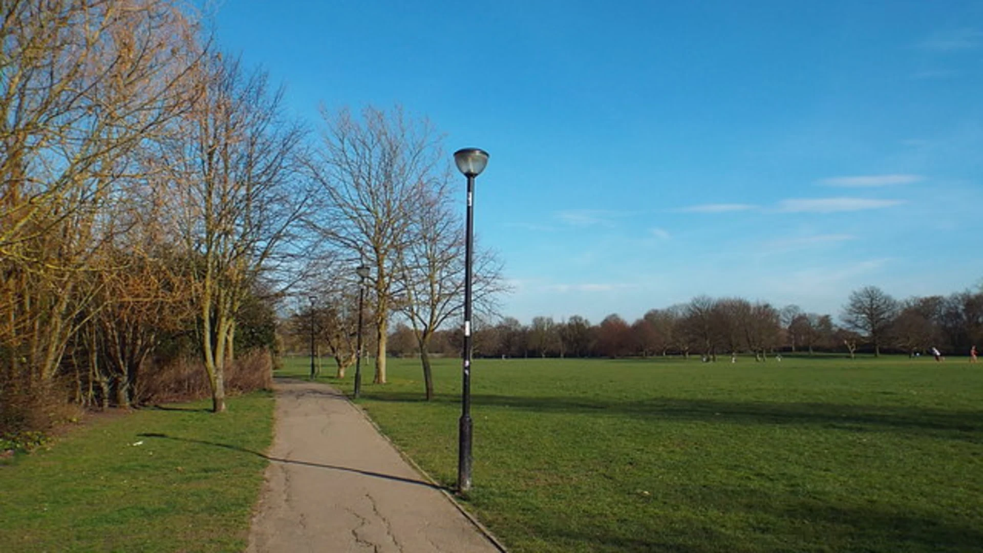 An image depicting the trail Falconwood to Grove Park Walk and its surrounding area.
