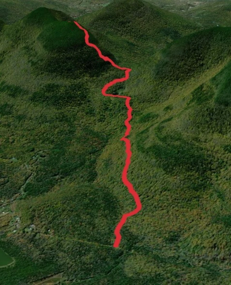 An image depicting the trail Twin Mountain via Pecoy Notch Trail and its surrounding area.