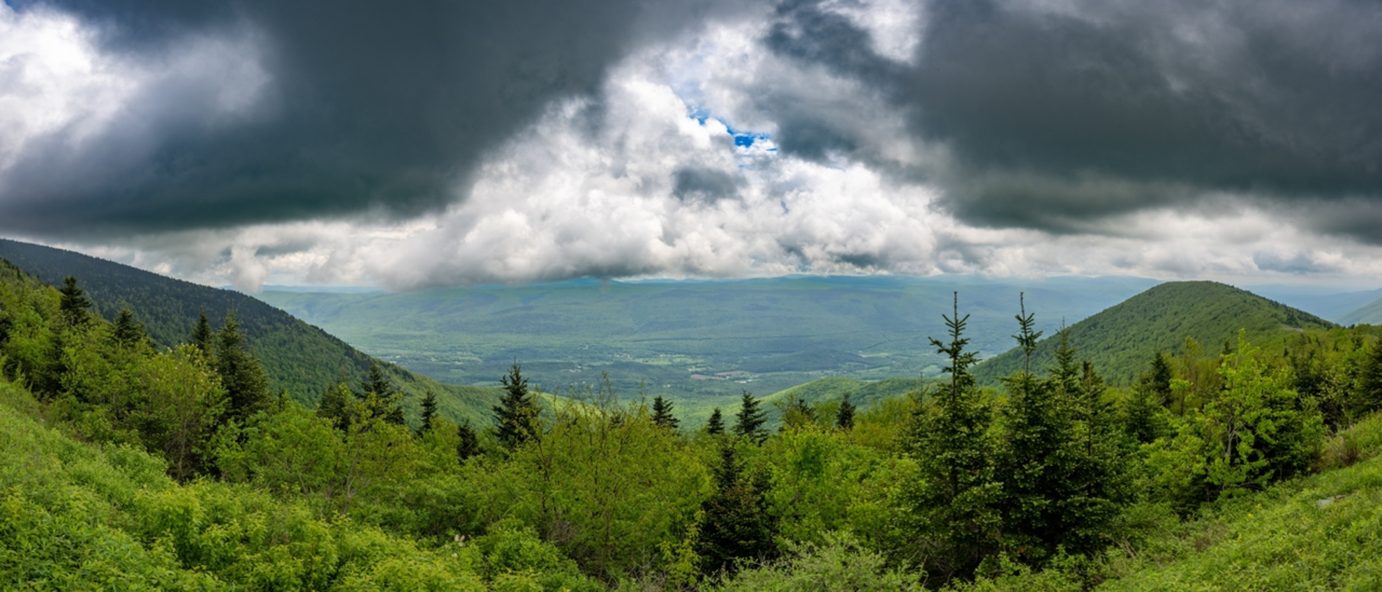 An image depicting the trail Stratton Mountain via Stratton Ridge Trail and its surrounding area.