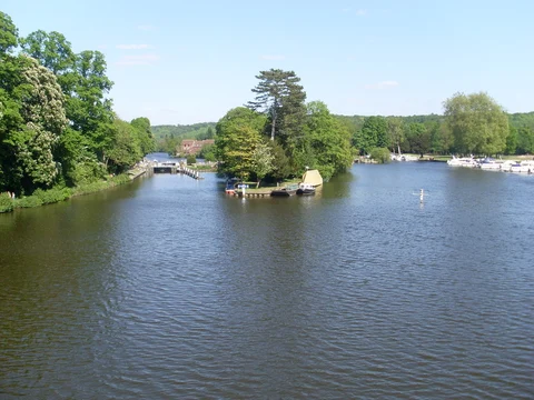 An image depicting the trail Henley on Thames to Hambleden Loop and its surrounding area.