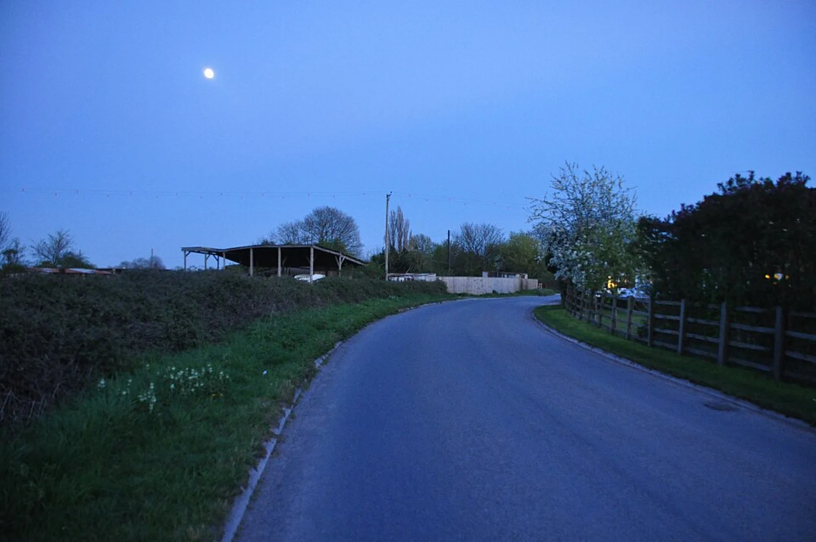 An image depicting the trail River Parrett Trail and Longs Match Lake Perch Pit Loop and its surrounding area.