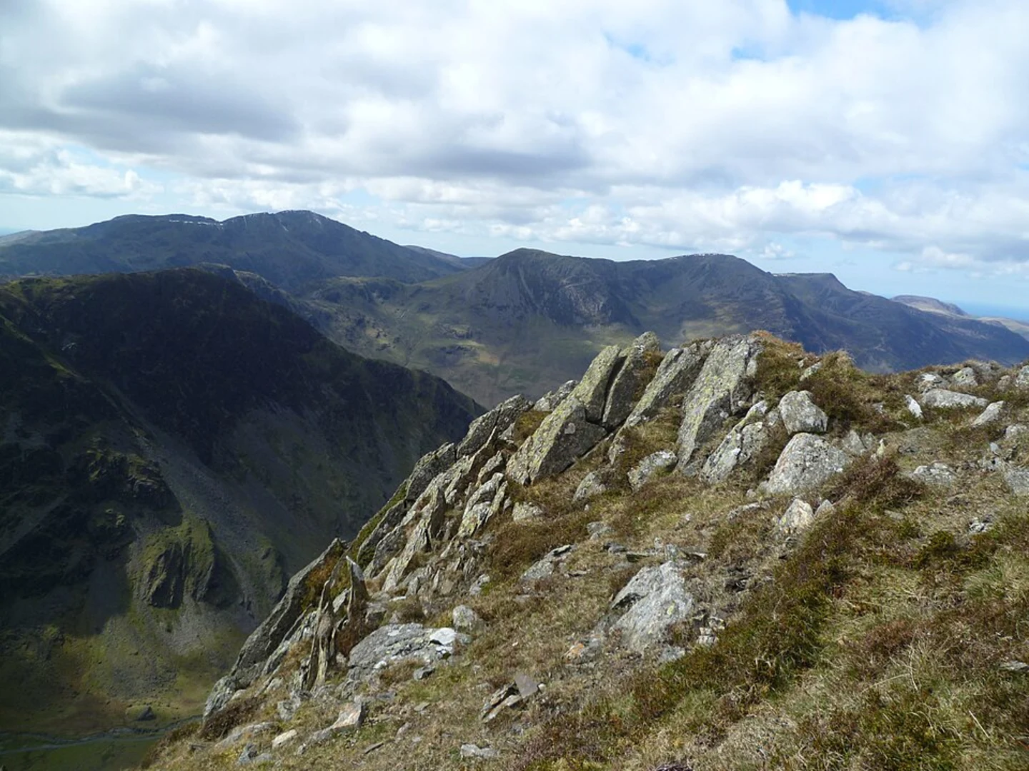 An image depicting the trail Alan Crag, Beda Head and Bedafell Knott Loop - Winter Crag and its surrounding area.