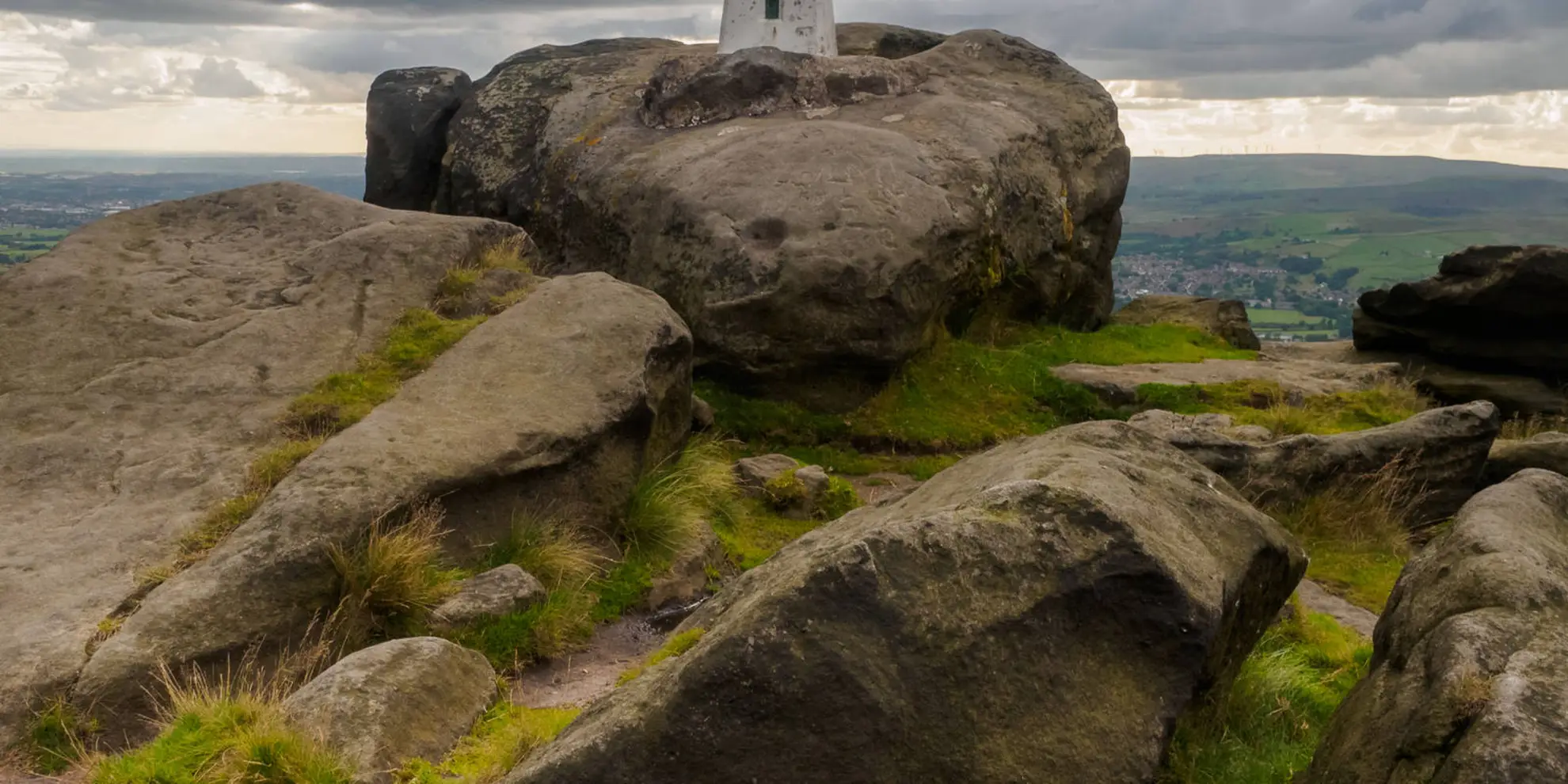 An image depicting the trail Blackstone Edge and the Pennine Way and its surrounding area.