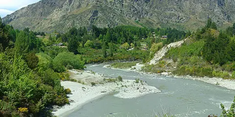 An image depicting the trail Oxenbridge Tunnel Track and its surrounding area.