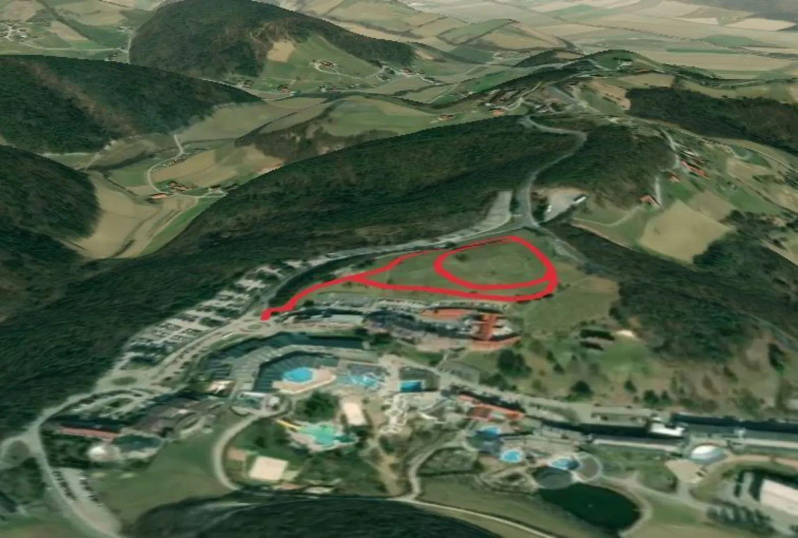 An image depicting the trail Kraftwanderweg and its surrounding area.