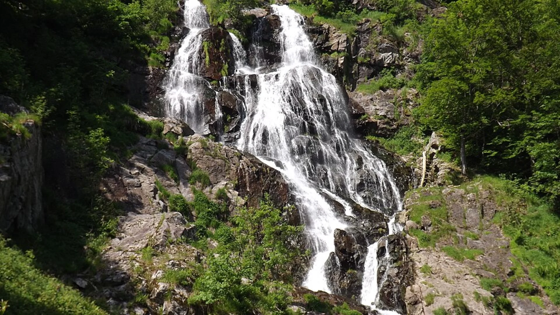 An image depicting the trail Todtnau Waterfall via Geniesserpfad Wesserfallsteig and its surrounding area.