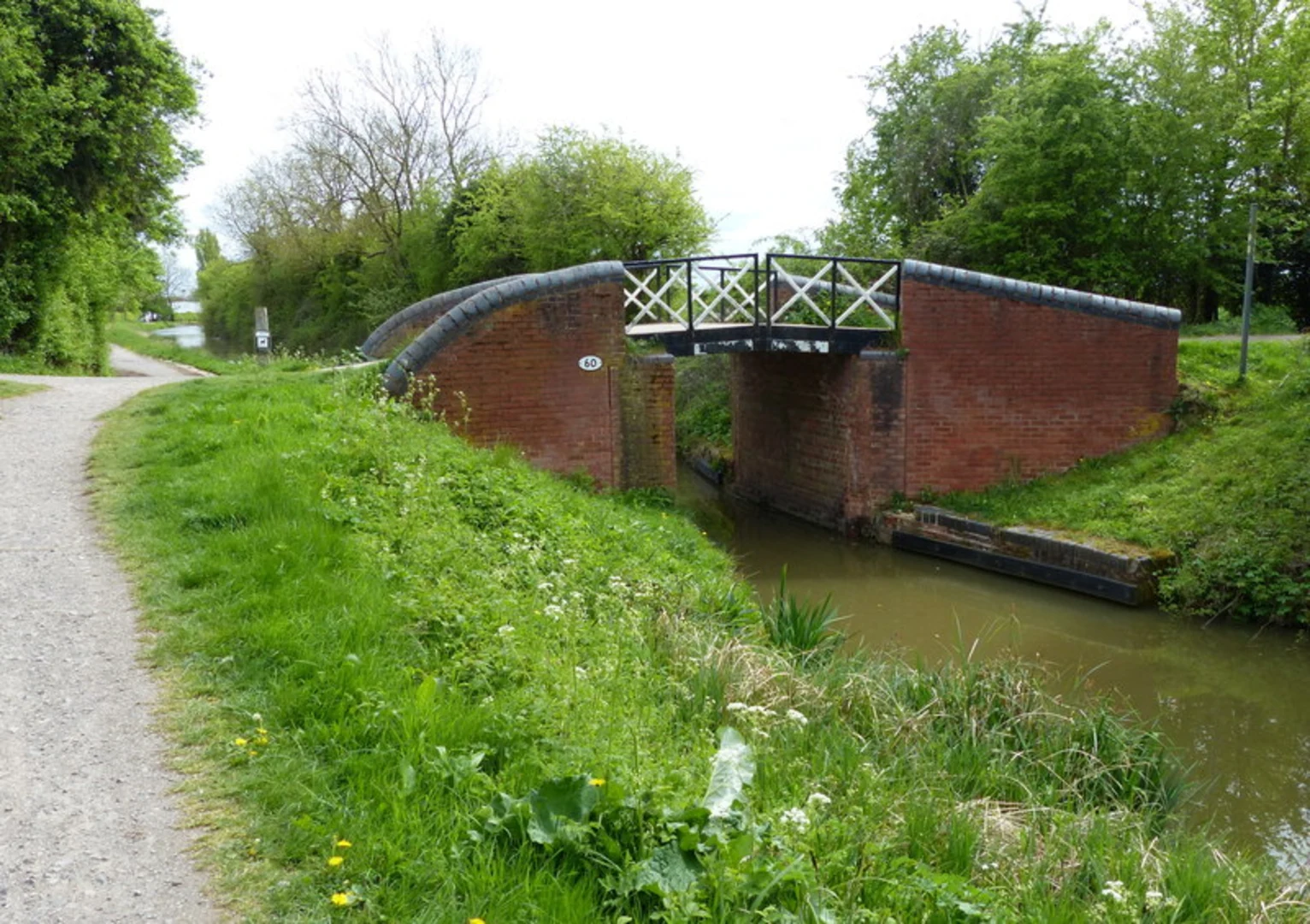 An image depicting the trail Bearley, Wilmcote and Snitterfield Loop and its surrounding area.
