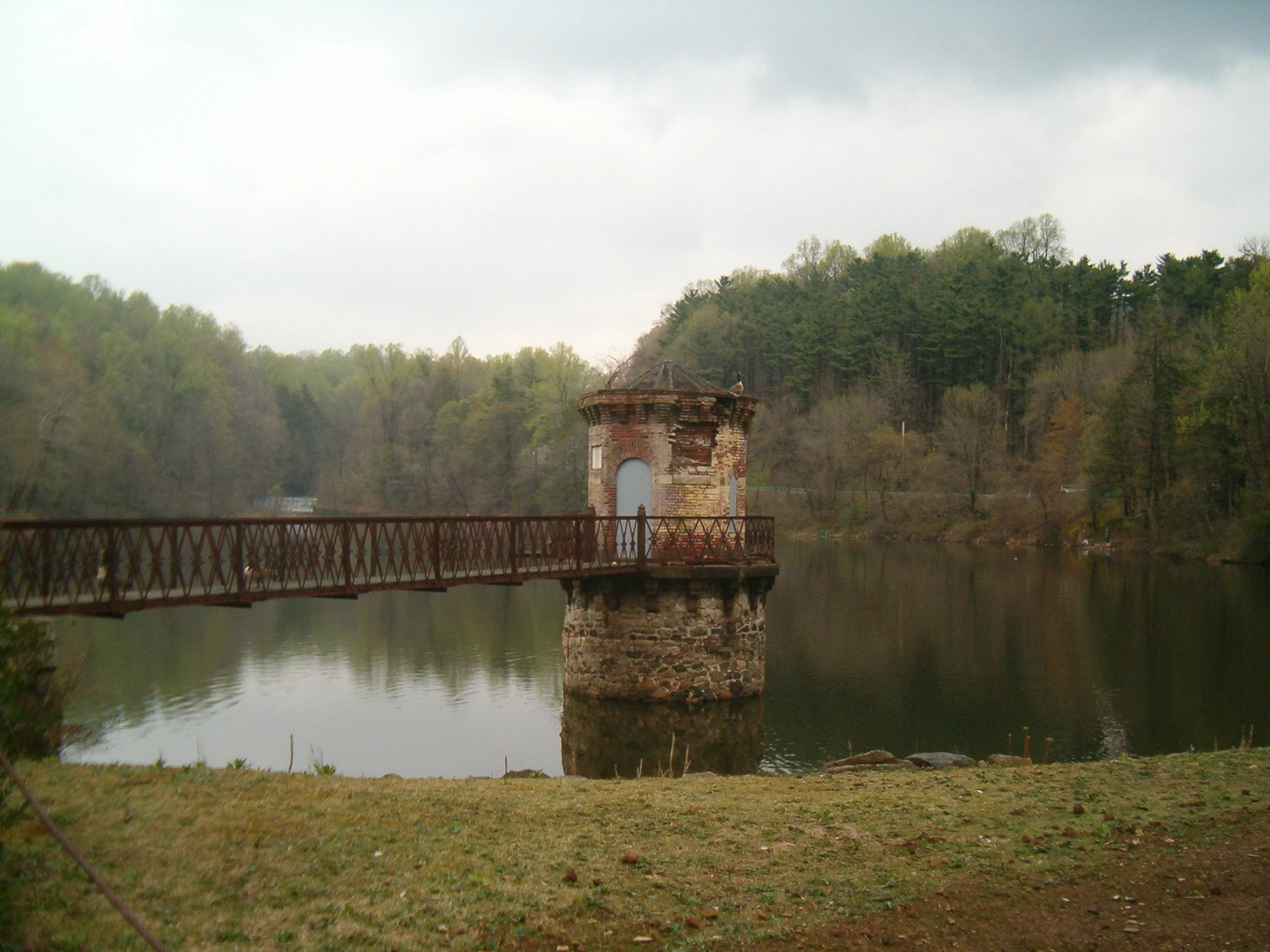 An image depicting the trail Antietam Lake Park to Neversink Playground Trail from Antietam Lake and its surrounding area.
