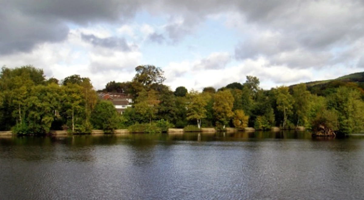 Etherow Country Park-Lake and Ernocroft Wood Loop