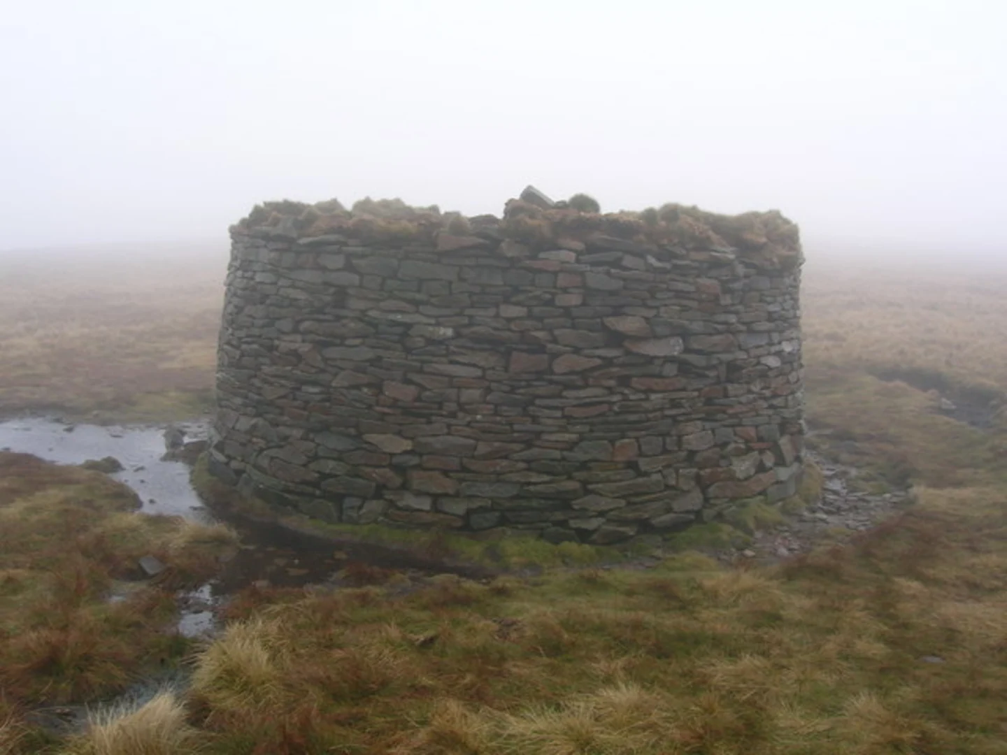 An image depicting the trail Pendle Hill and Upper-Lower Ogden Reservoir Loop - Barley and its surrounding area.