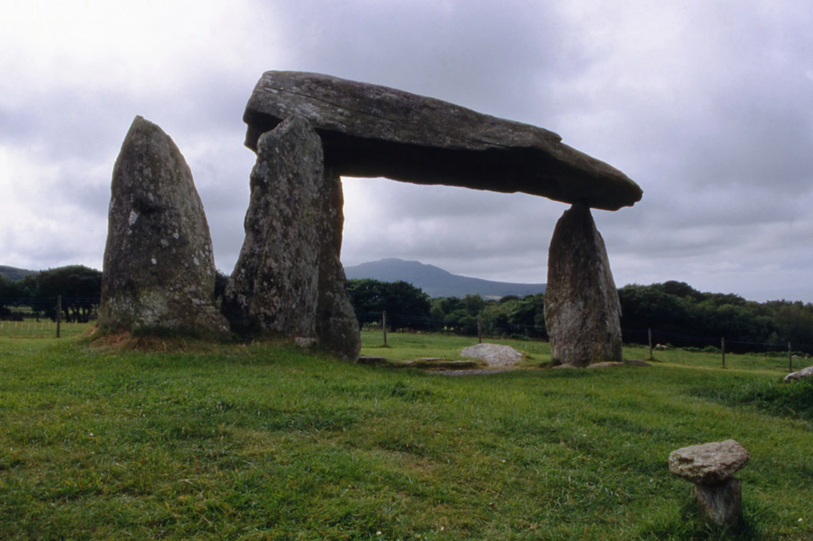 An image depicting the trail Pentre Ifan Loop and its surrounding area.