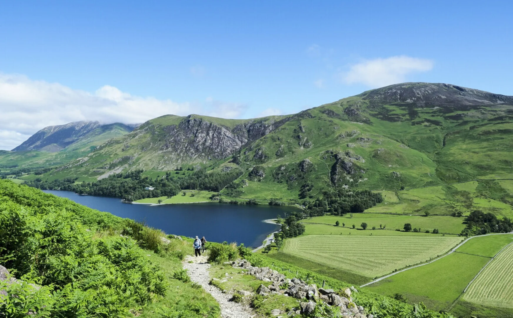 An image depicting the trail Buttermere Walk and its surrounding area.