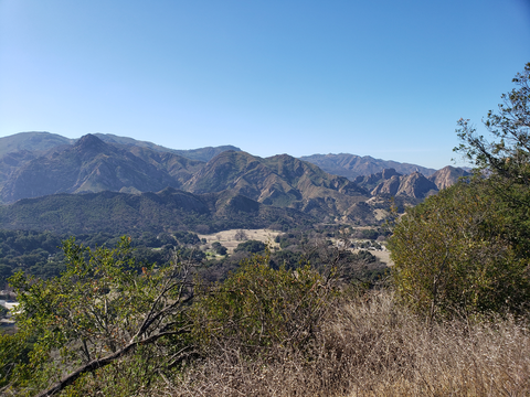 An image depicting the trail Inspiration Point Trail and its surrounding area.