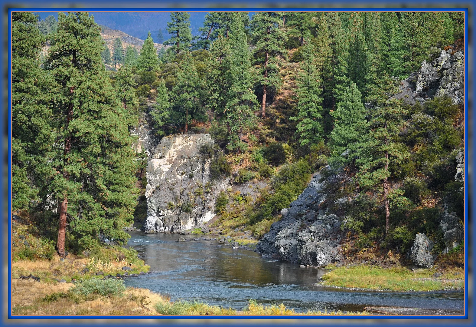 An image depicting the trail Truckee River Out and Back and its surrounding area.