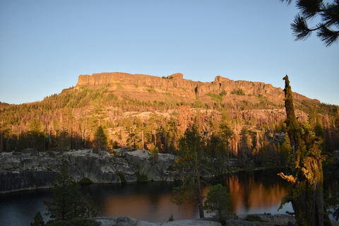 An image depicting the trail Sword Lake Trail and its surrounding area.