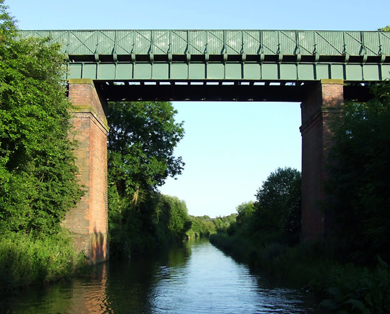 An image depicting the trail Longford to Coombe Pool Walk and its surrounding area.