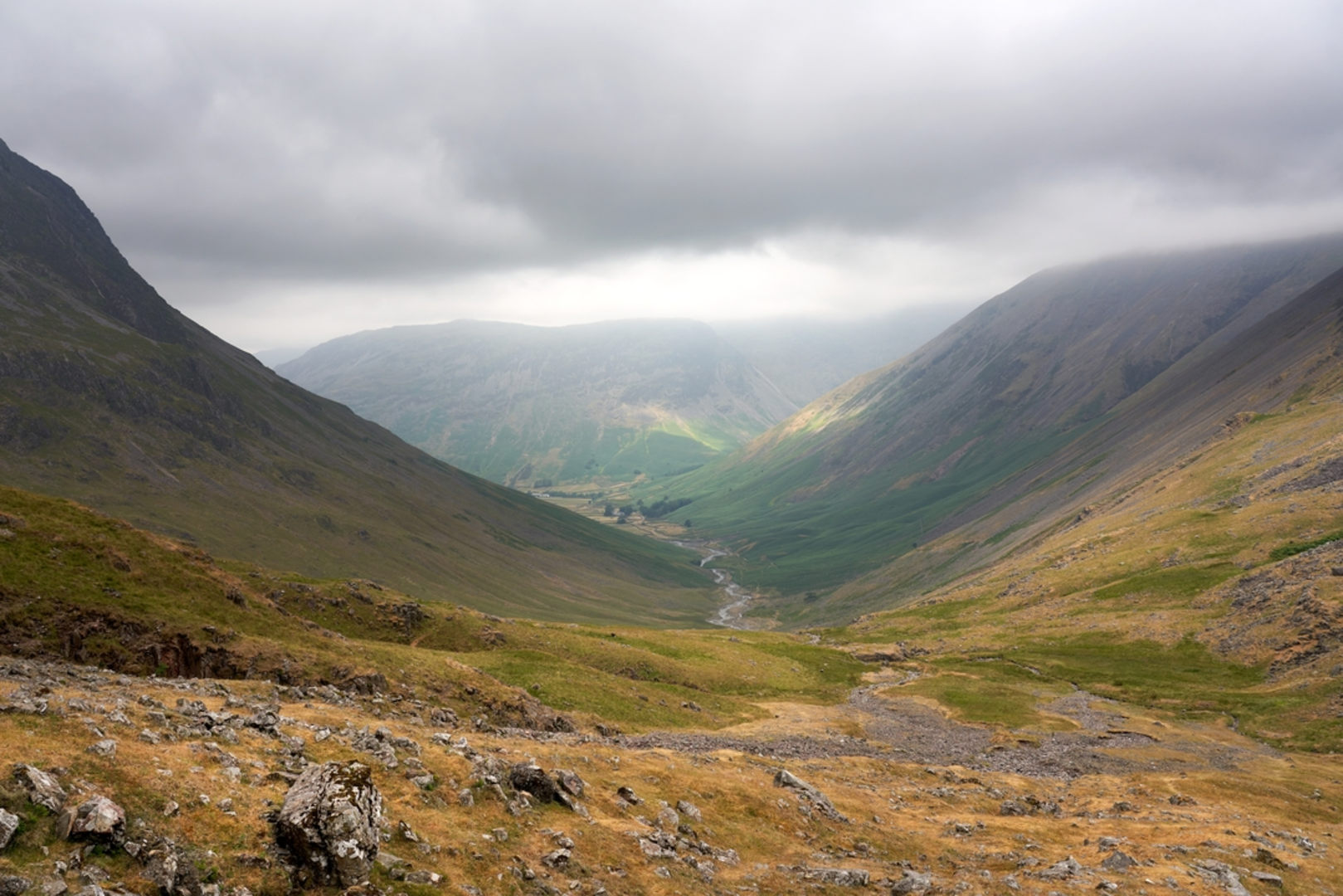 An image depicting the trail Lingmell and its surrounding area.