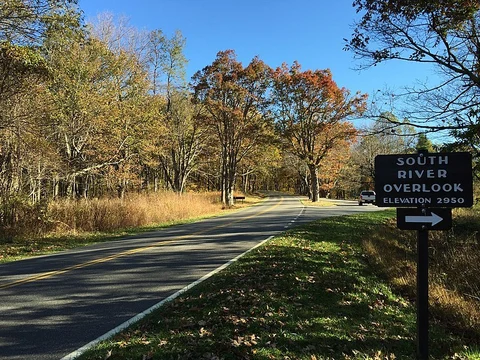 An image depicting the trail Dry Run Falls Trail and its surrounding area.