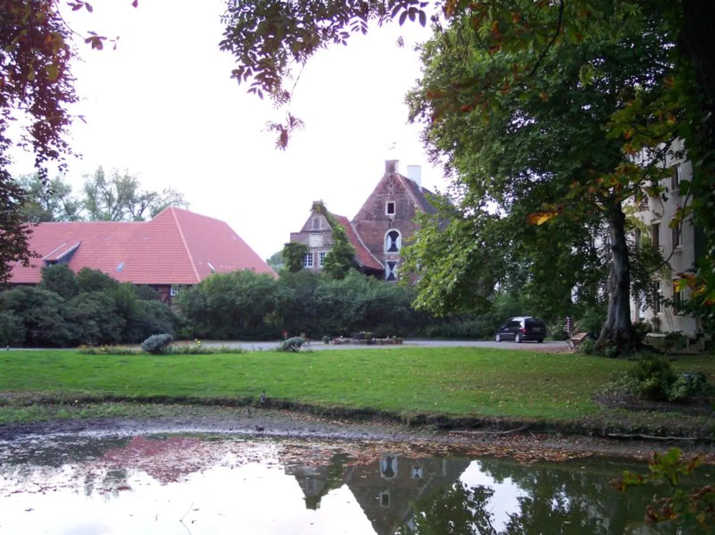 An image depicting the trail Bockum-Hövel Rundweg and its surrounding area.