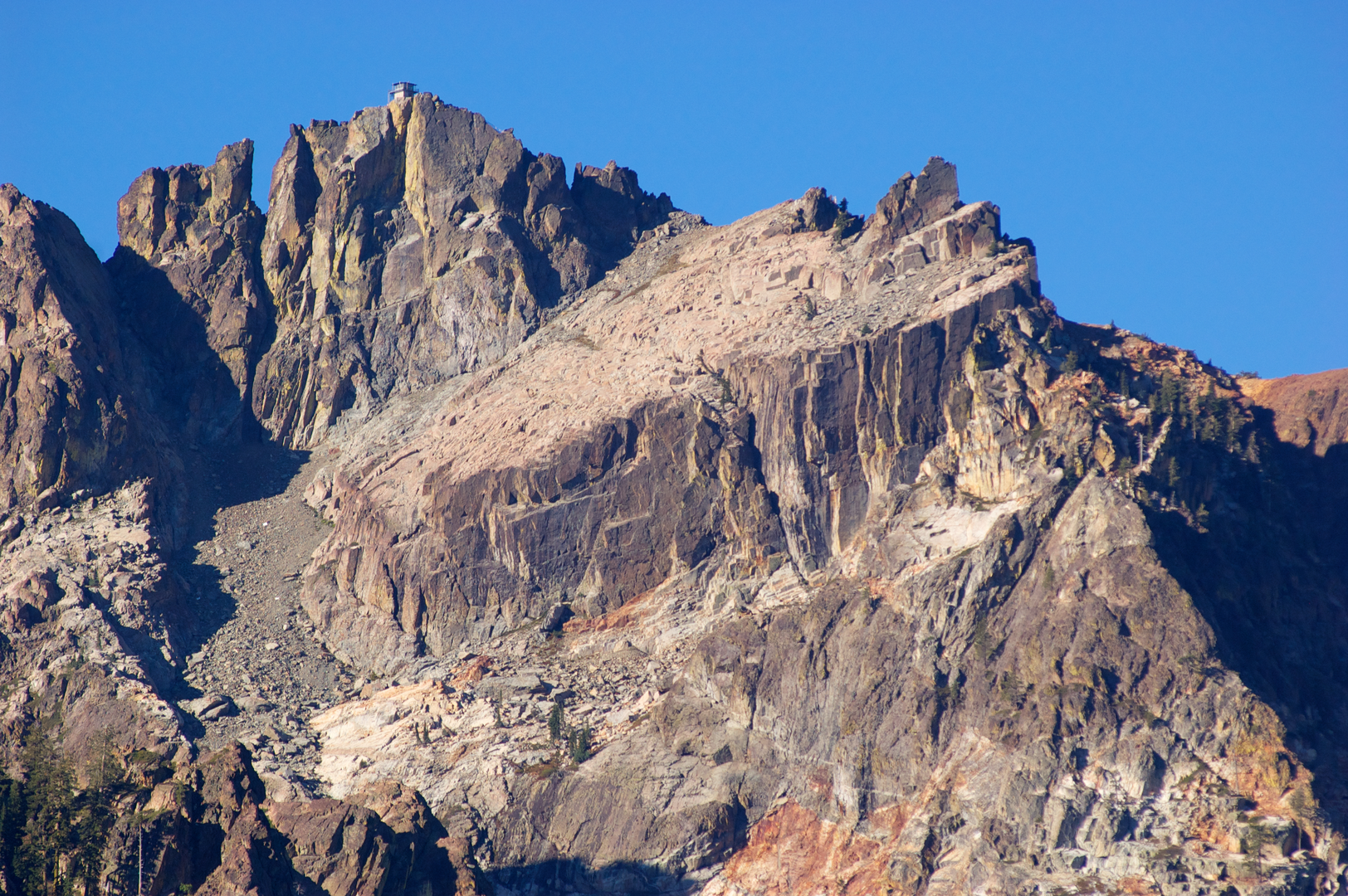 An image depicting the trail Sierra Buttes via PCT and its surrounding area.