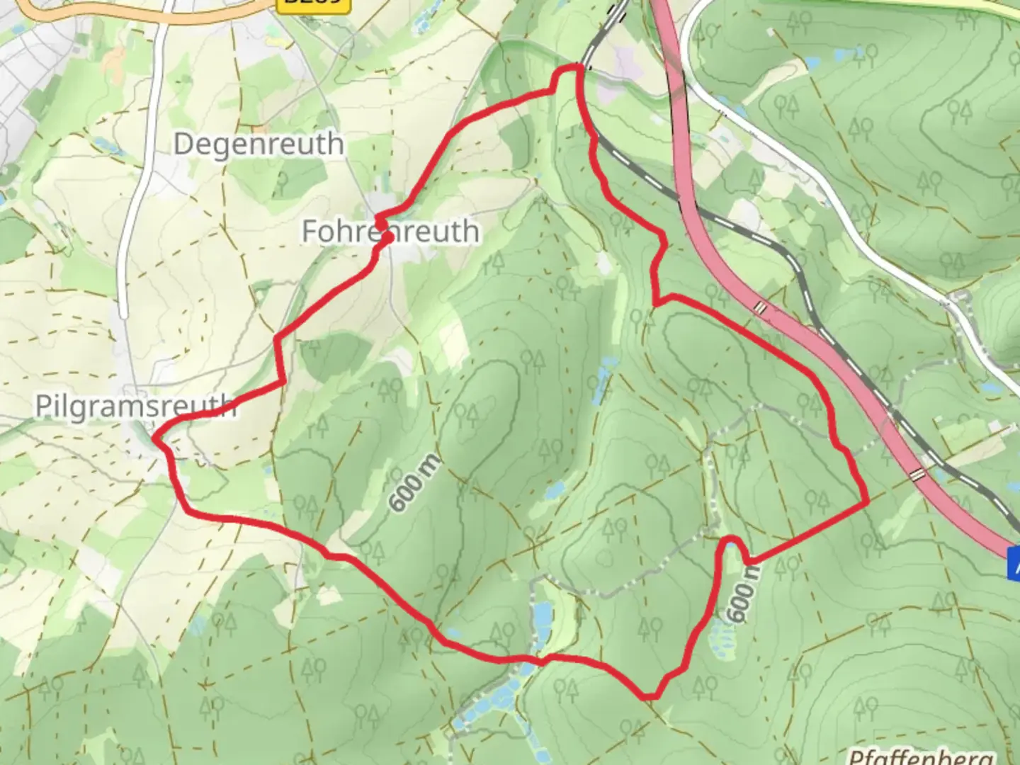 An image depicting the trail Rundwanderweg 3 Fohrenreuth and its surrounding area.