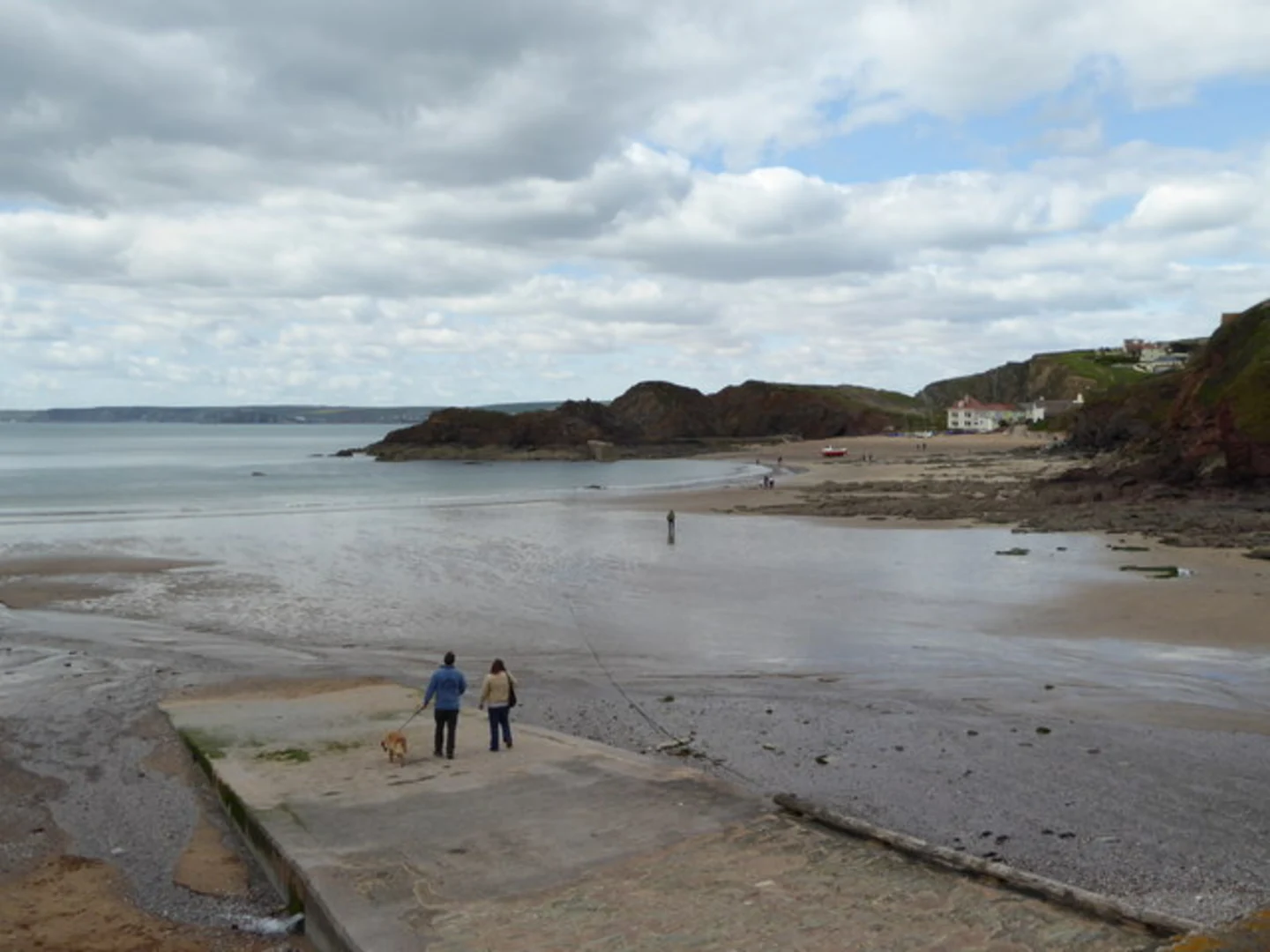 An image depicting the trail Hope Cove to Salcombe Walk and its surrounding area.