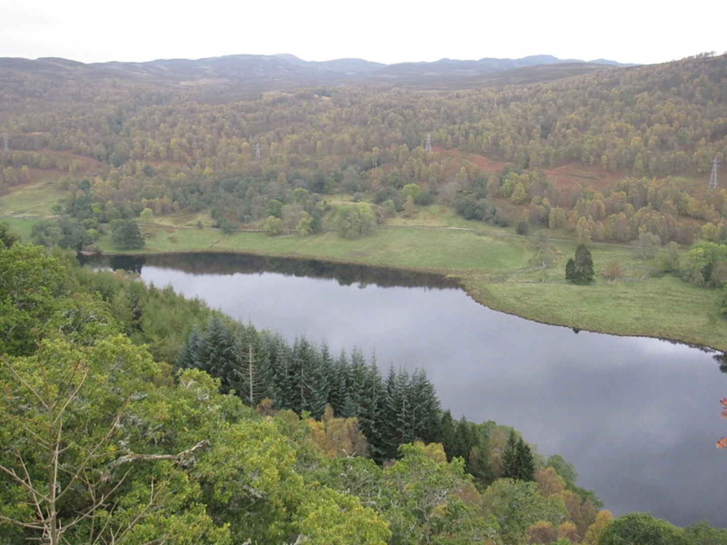 An image depicting the trail Loch Tummel Walk and its surrounding area.