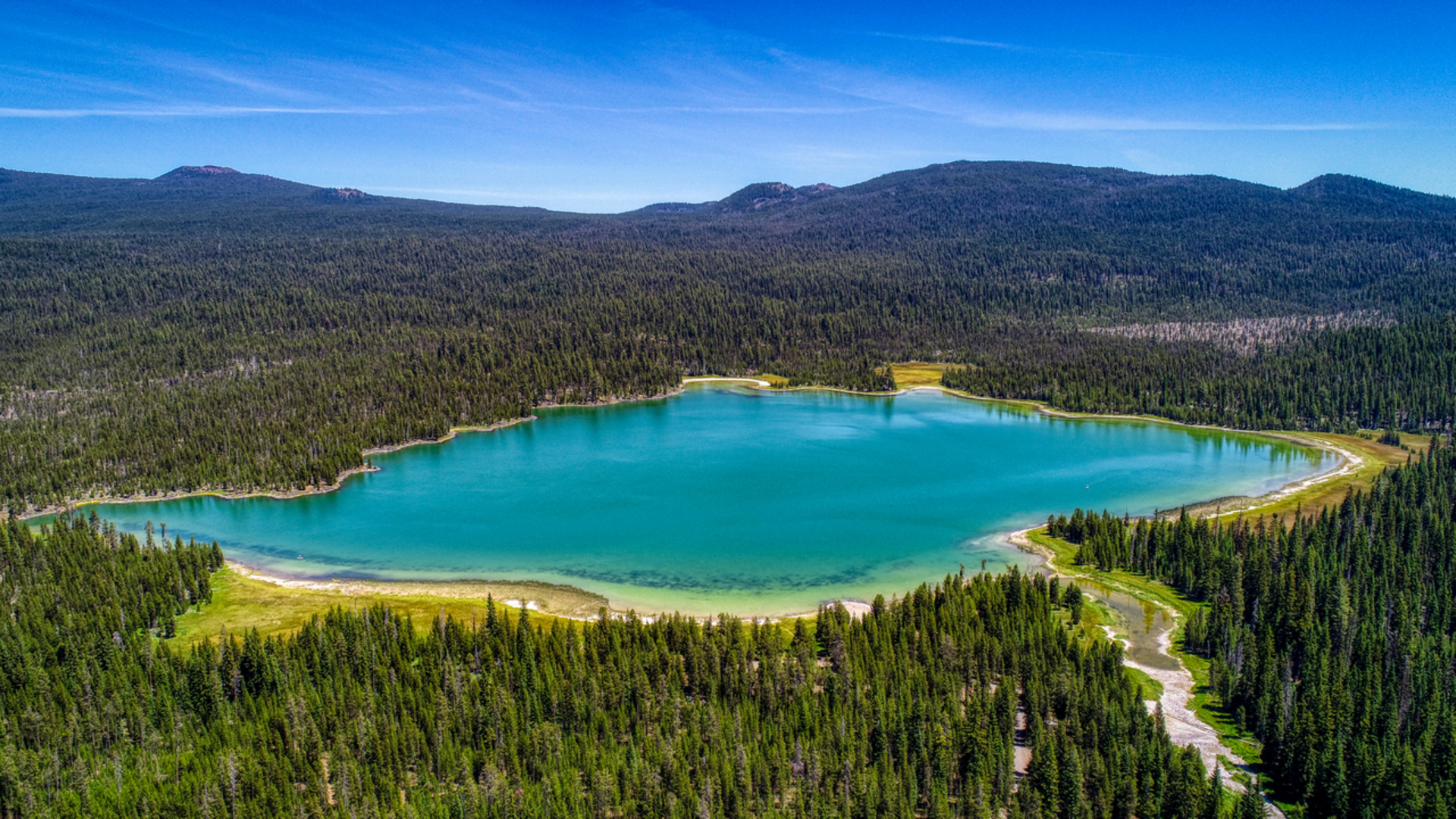 An image depicting the trail Blue Lagoon Trail and its surrounding area.