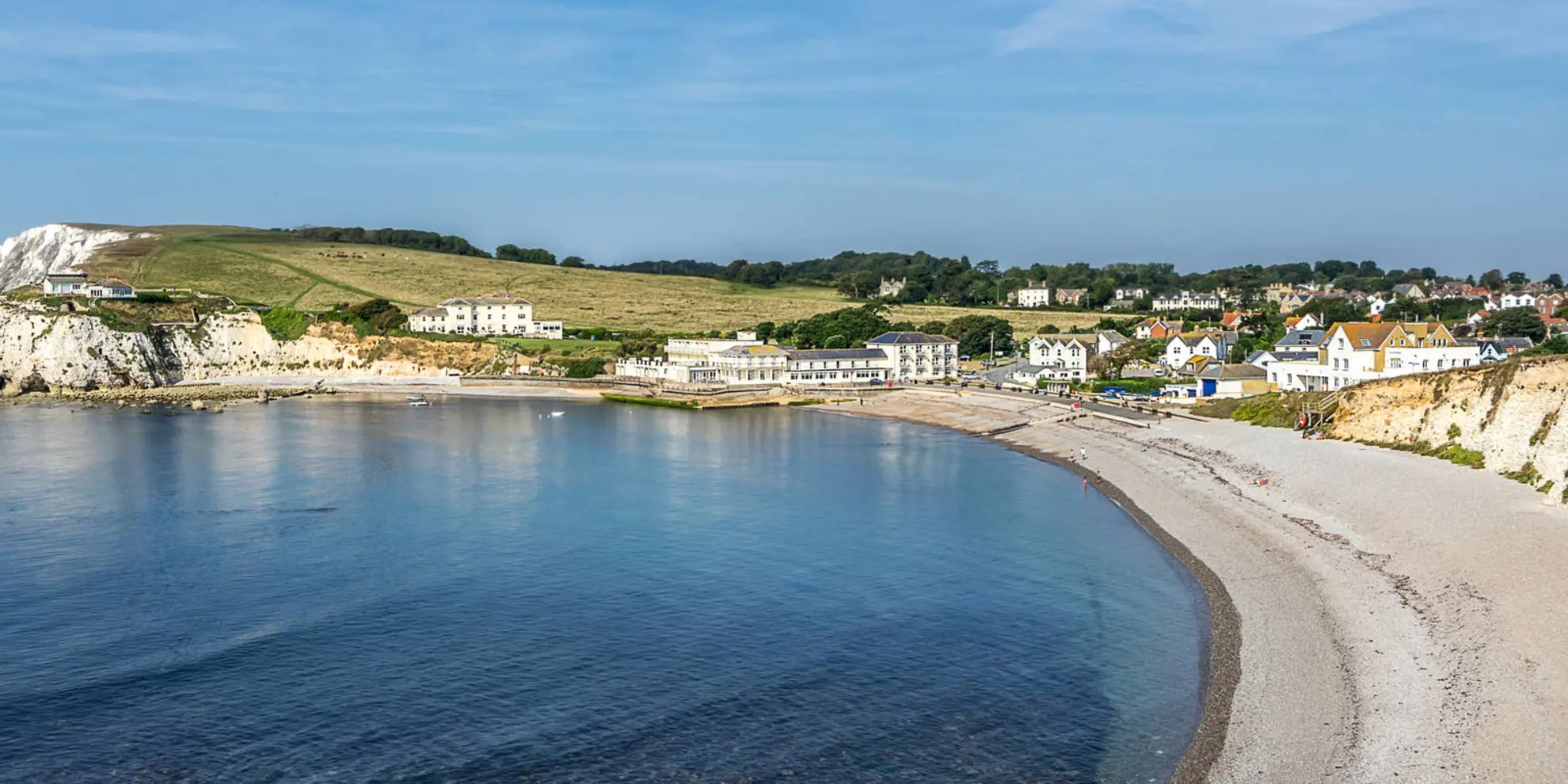 An image depicting the trail The Needles and Tennyson's Monument from Freshwater Bay and its surrounding area.