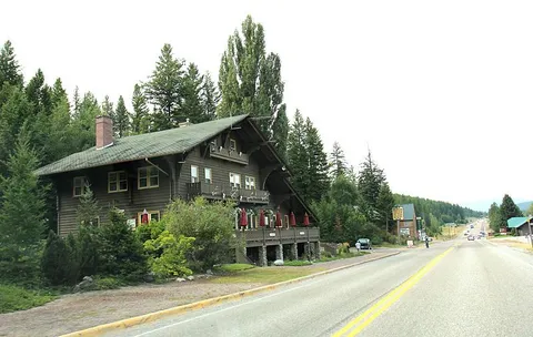 An image depicting the trail Harrison Lake via South Boundary Trail and its surrounding area.