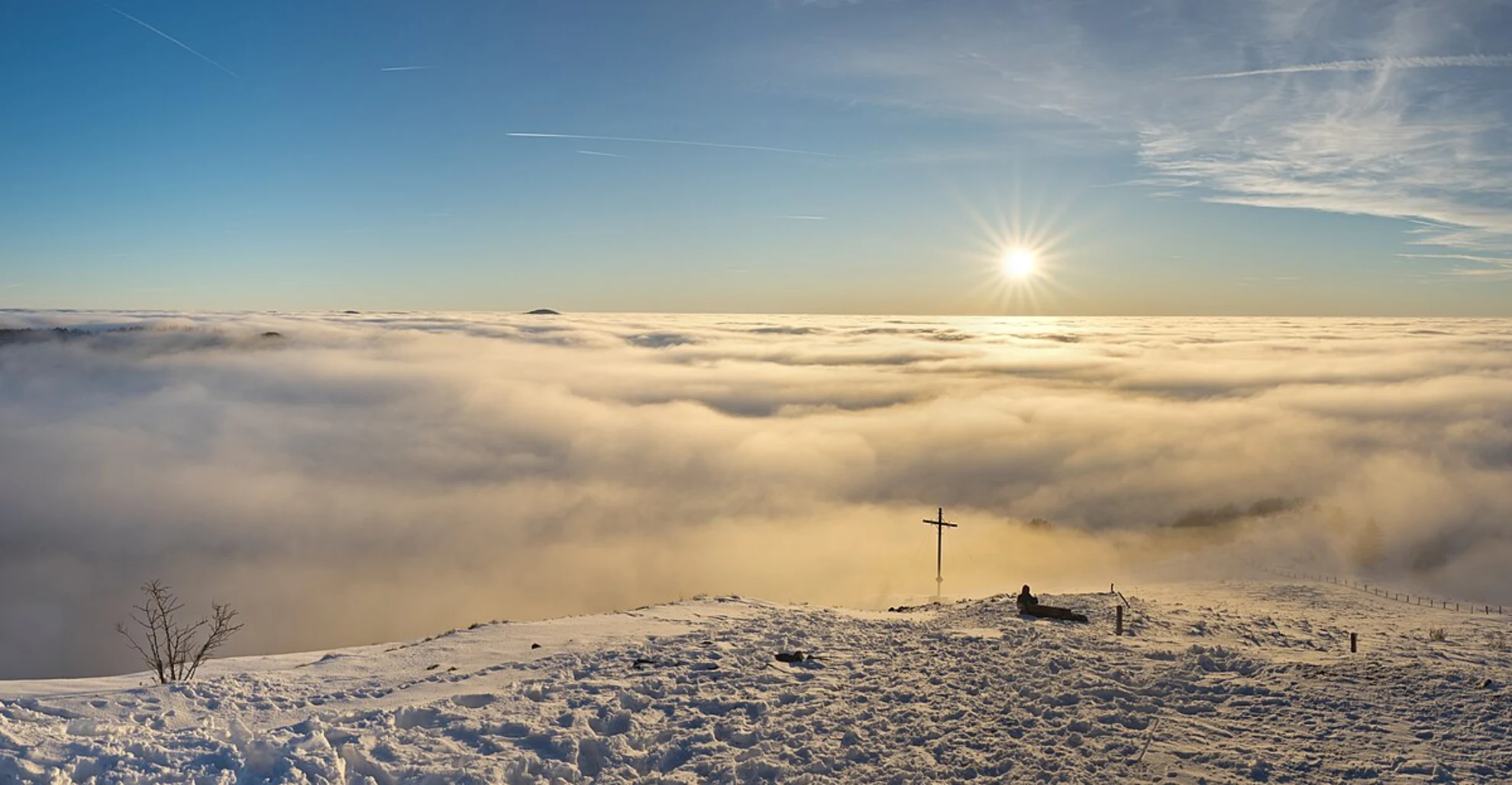 An image depicting the trail Pferdskopf, Wasserkuppe and Guckaisee Loop and its surrounding area.