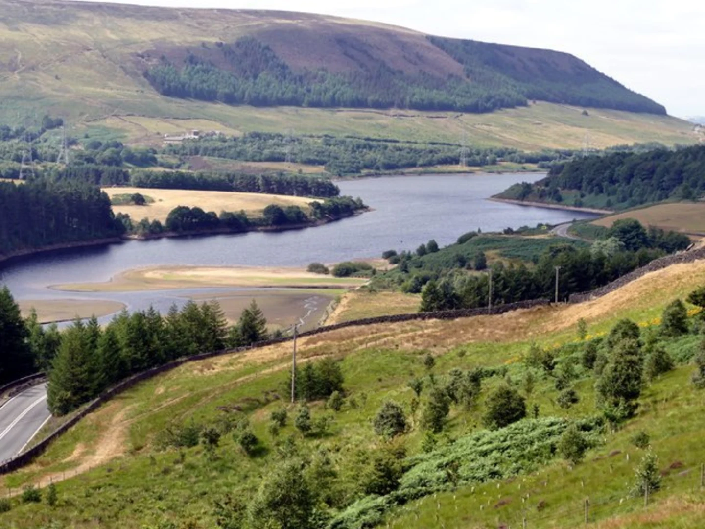 An image depicting the trail Torside and Rhodeswood Reservoir Loop and its surrounding area.