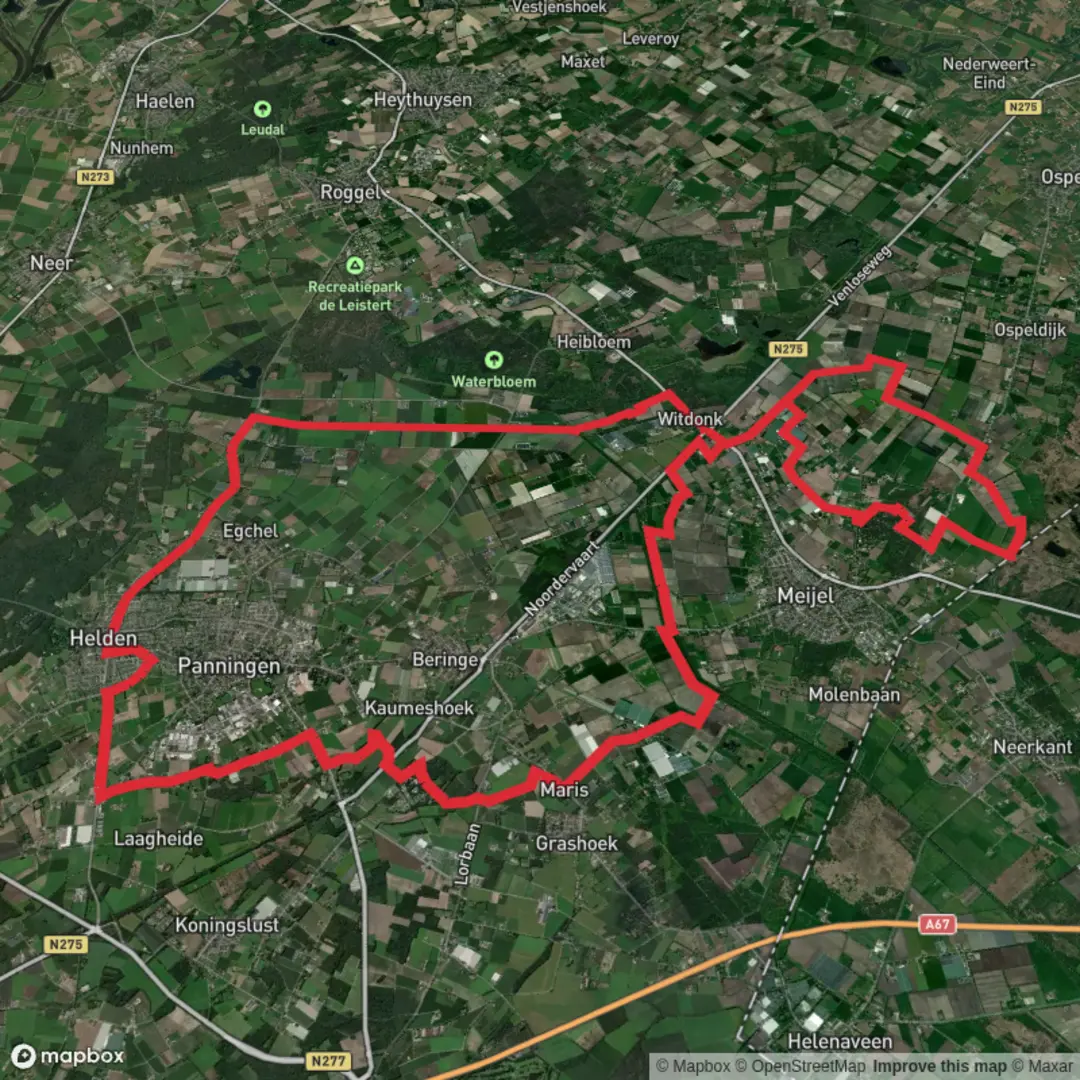 An image depicting the trail Simonshoekse Bos and Kleine Moost via Roggelseweg and its surrounding area.