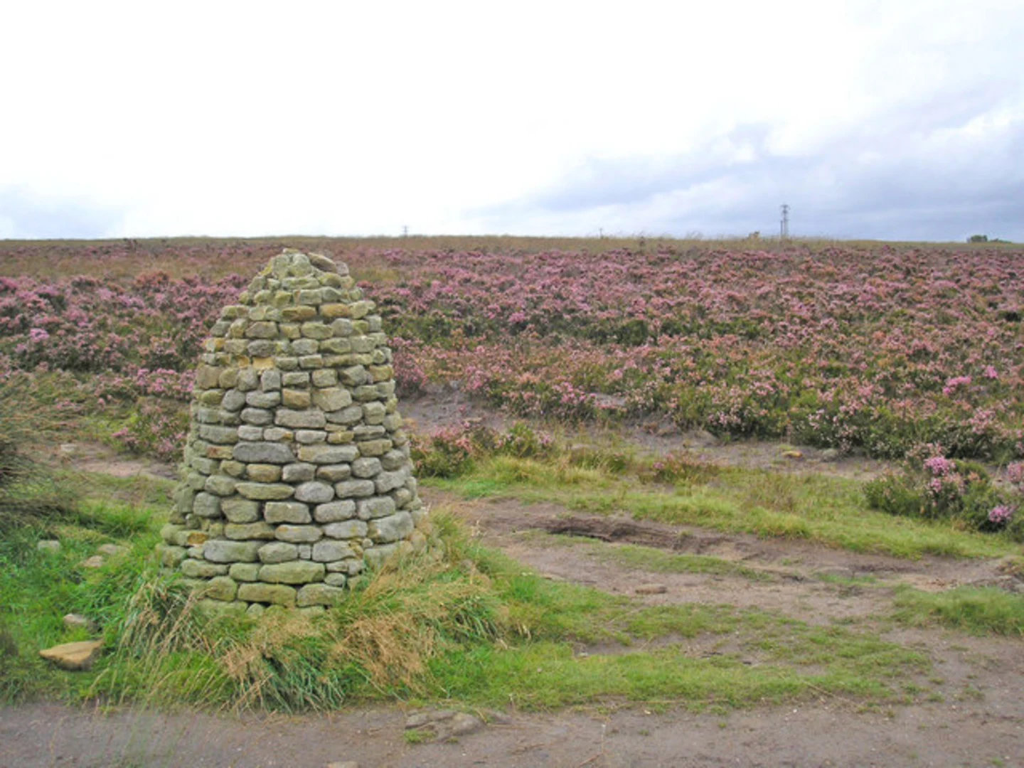 An image depicting the trail West Vale to Norland Loop via Norland Moor Local Nature Reserve and its surrounding area.