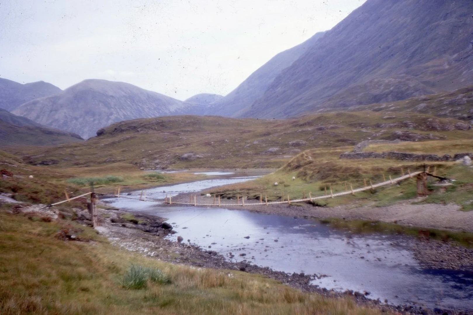 An image depicting the trail Elgol to Camasunary Walk and its surrounding area.