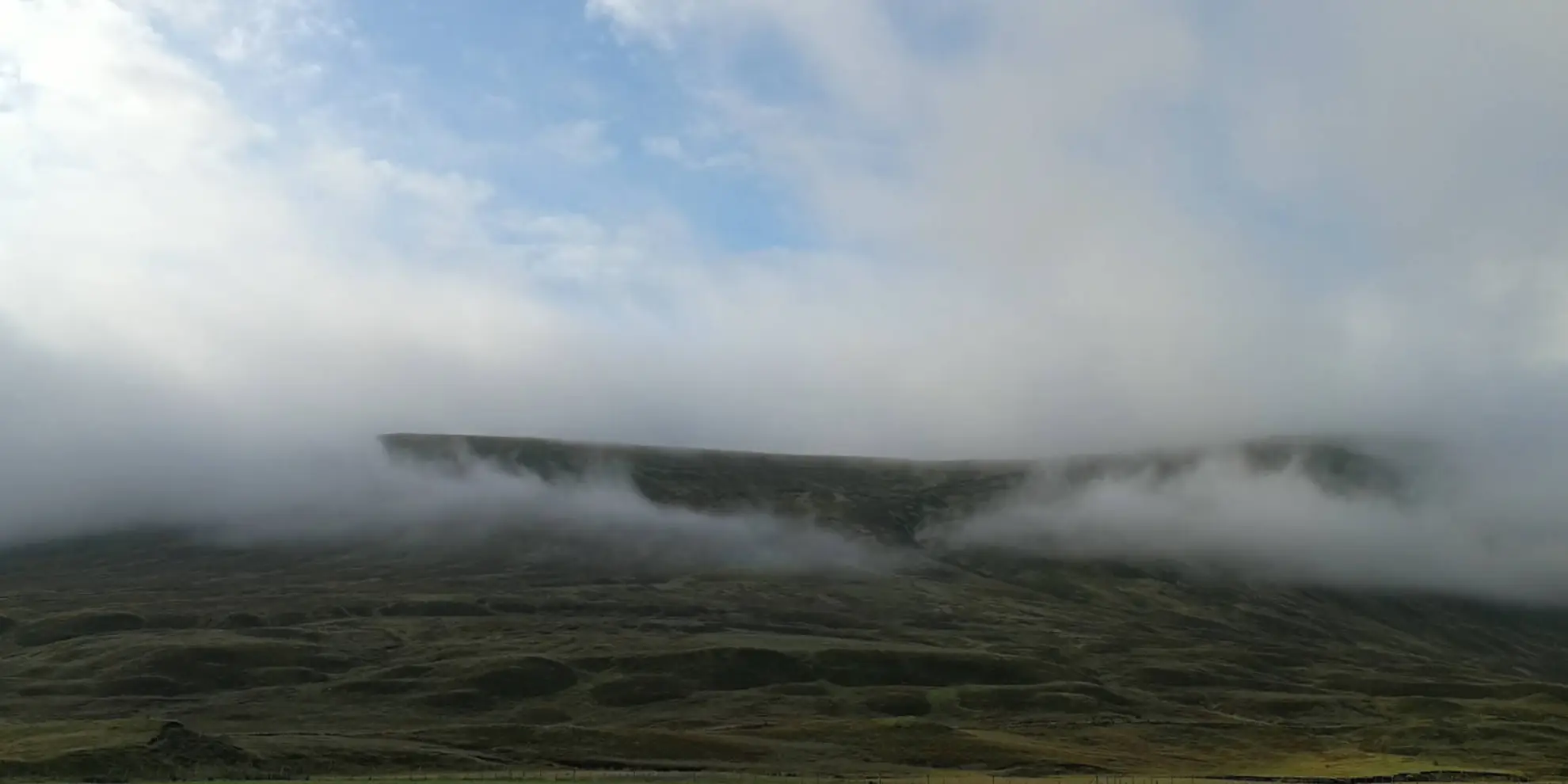 An image depicting the trail Dalwhinnie Trail - Distlillery Walk and its surrounding area.
