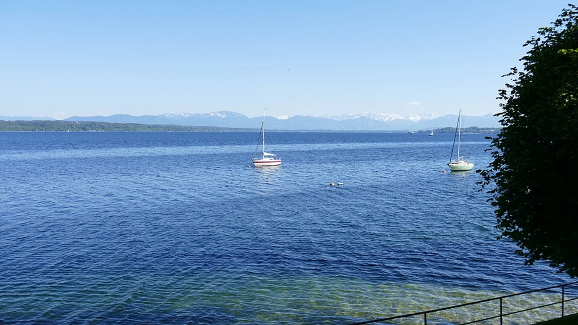 An image depicting the trail Starnberg Loop and its surrounding area.