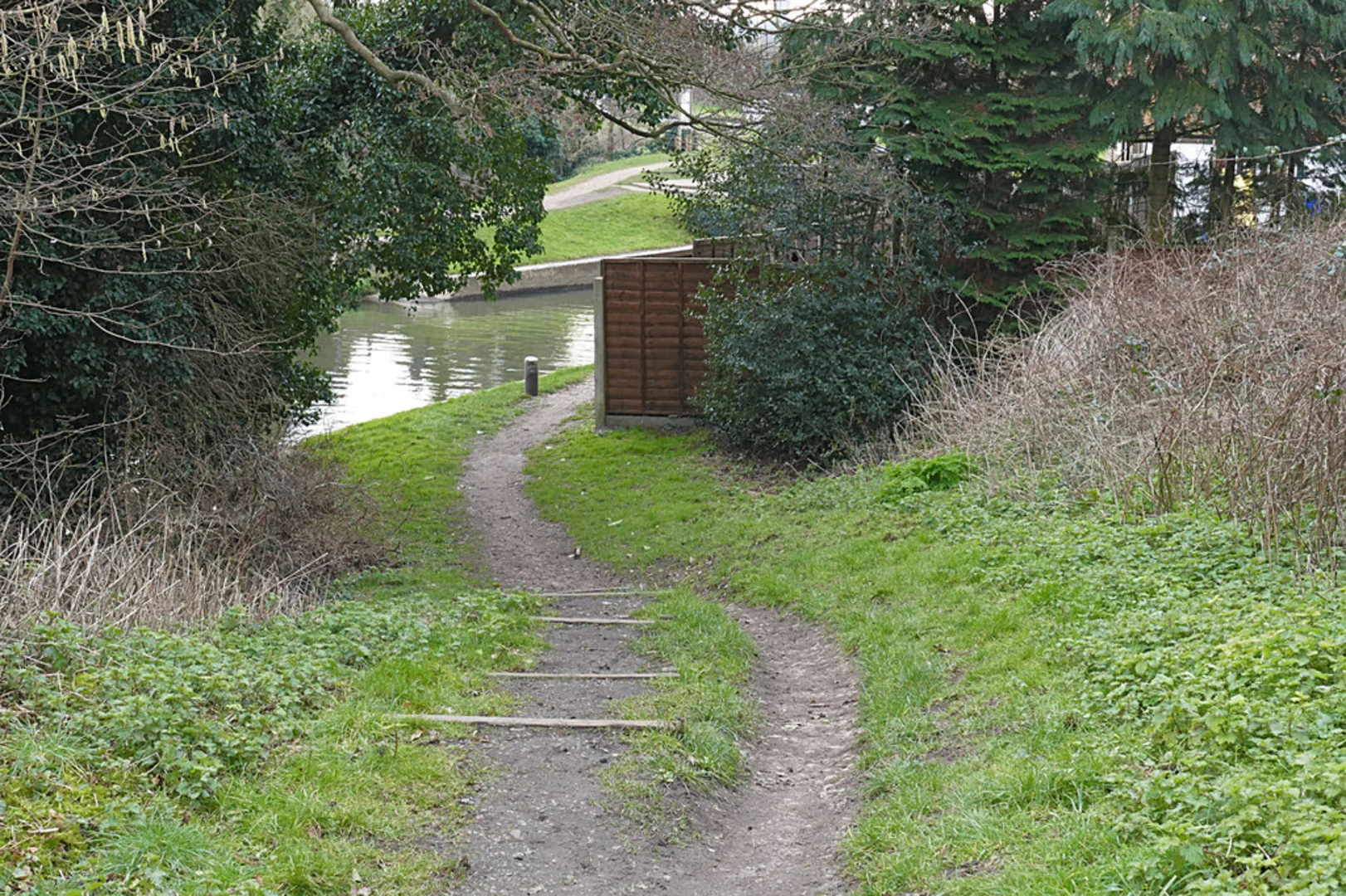 An image depicting the trail Riverside Nature Reserve and Stoke Lock Loop and its surrounding area.