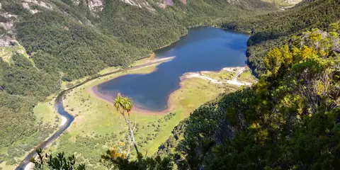 An image depicting the trail Lake Matiri Hut Track and its surrounding area.