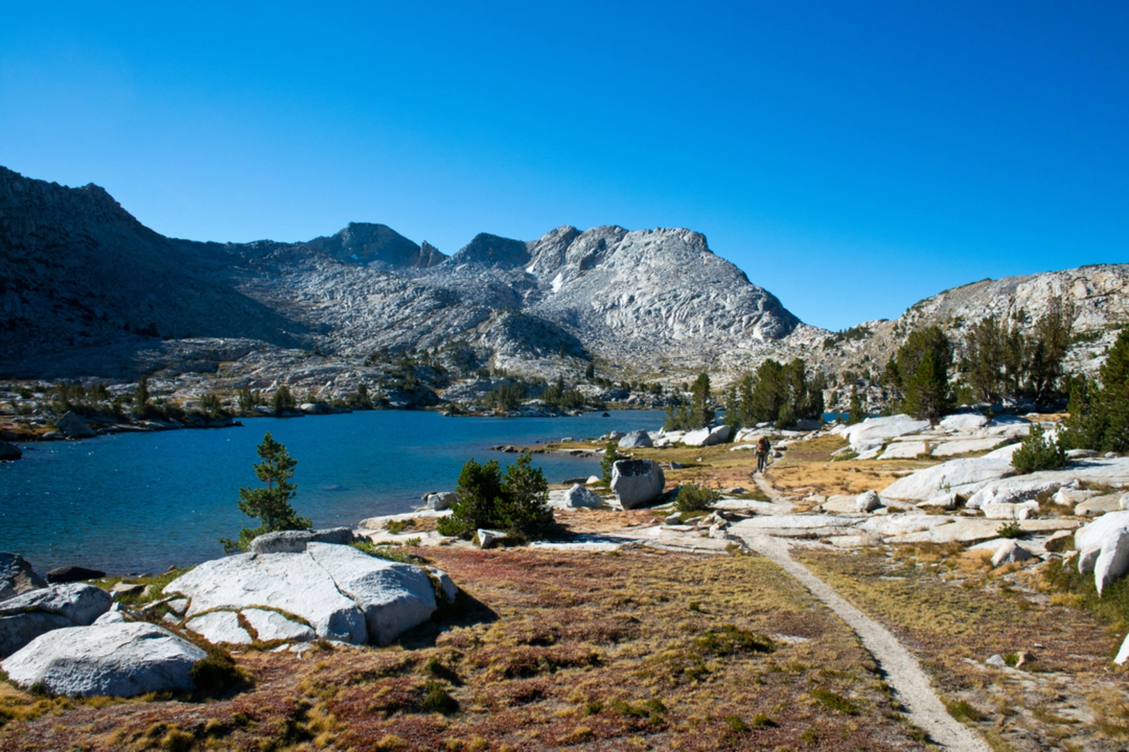 An image depicting the trail Sandpiper Lake via Pacific Crest Trail and Bear Ridge Trail and its surrounding area.