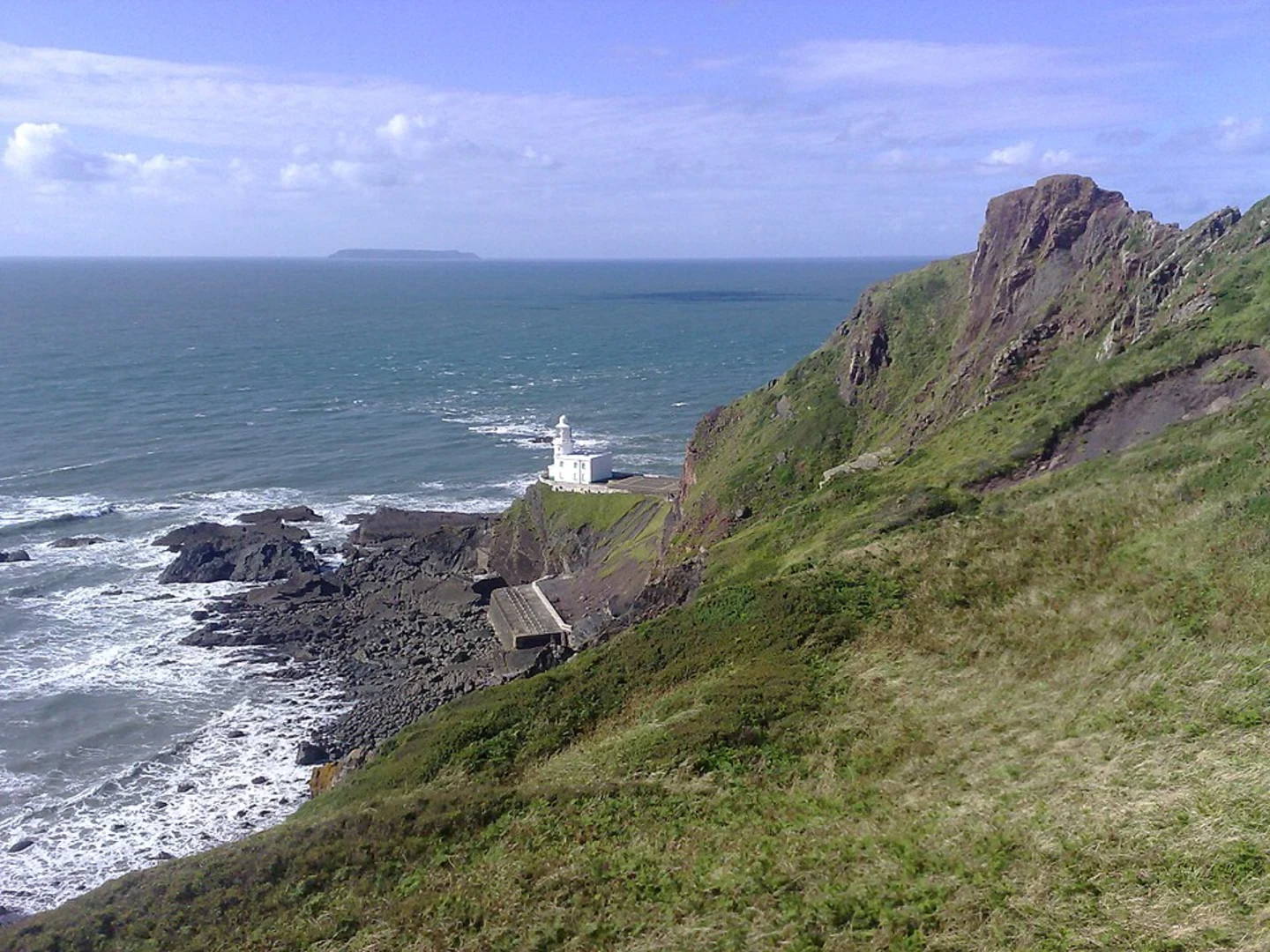 An image depicting the trail Hartland Point and Glenart Castle Walk and its surrounding area.