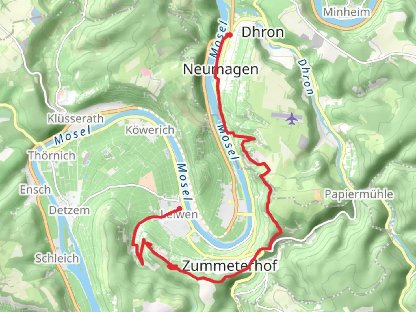 An image depicting the trail Leiwen to Neumagen Dhron Walk via Josefberg and Moselsteig and its surrounding area.