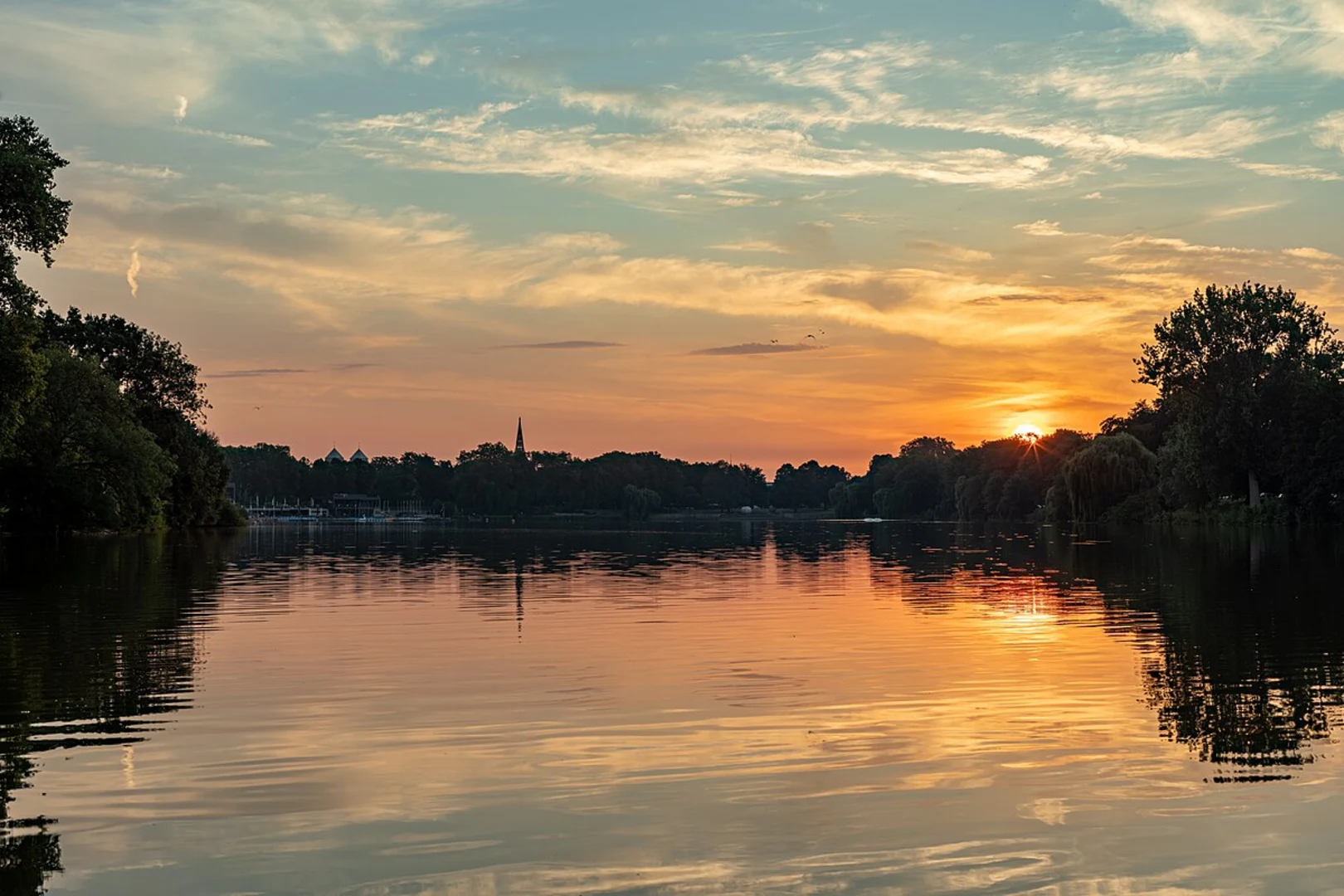 An image depicting the trail Modersohnweg and Levin-Schücking-Allee Loop and its surrounding area.