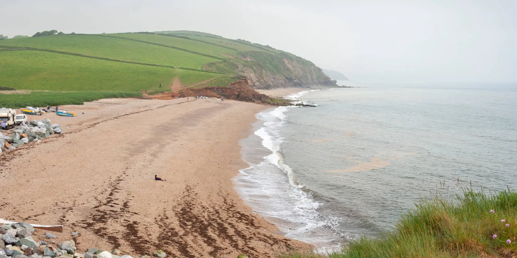 An image depicting the trail Beesands and Hallsands Walk and its surrounding area.