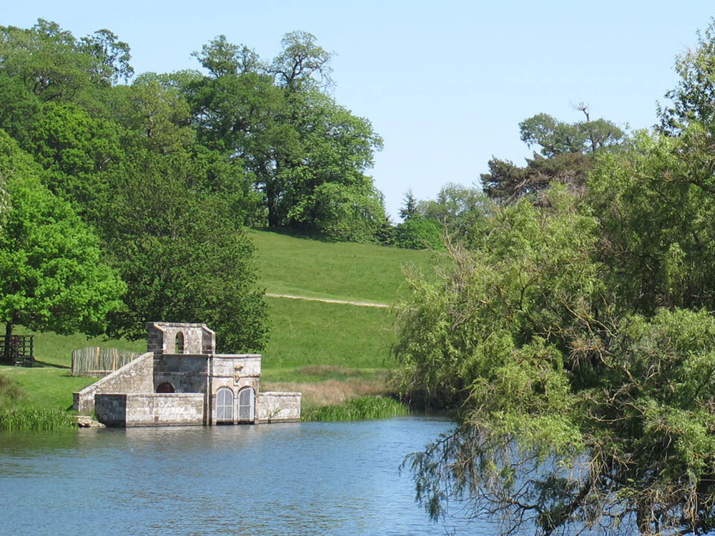 An image depicting the trail Petworth Park Walk and its surrounding area.